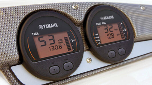 2017-Yamaha-F70-EU-Detail-003-03_Mobile